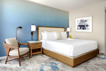 Mountain Waikiki View, One King Bed, at Halepuna Waikiki by Halekulani
