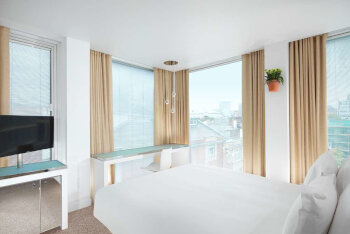 Superior Queen Room, at St Martins Lane London