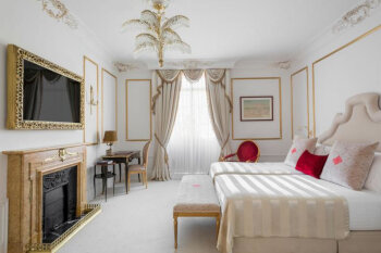 Grand Deluxe, at El Palace