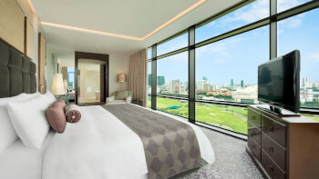 1 King Bed, Golf Course View, Caroline Astor Suite, at The St. Regis Bangkok
