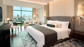 1 King Bed, Golf Course View, Guest Room, at The St. Regis Bangkok