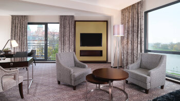 1 King Bed, Wawel Castle View, Vistula River View, Club Lounge Access, Grand Deluxe Suite, at Sheraton Grand Krakow