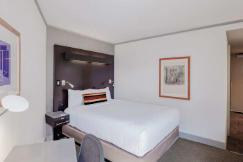 City Explorer - Queen, at The Royal Sonesta Boston