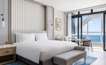 Deluxe Skyline Ocean King Room, at The Langham, Gold Coast & Jewel Residence