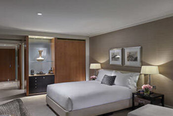 Deluxe King, at Crown Towers Melbourne