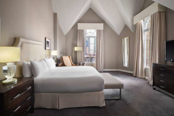 Classic Tower: Deluxe 1 King Bed, at Bristol Panama