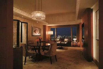 Premier Suite Twin, at Shangri-La Tokyo
