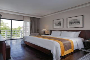 Superior Queen, at Azerai La Residence, Hue