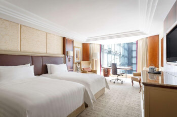 Horizon Club Side Harbour View Room, Twins, at Kowloon Shangri-La, Hong Kong