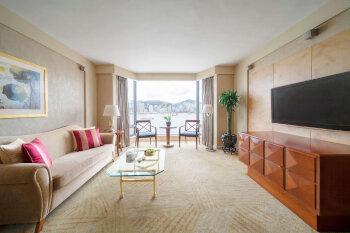 Premier Harbour View Suite, King, at Kowloon Shangri-La, Hong Kong