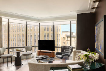 Signature 1 Bedroom Suite 1 King, at Raffles Boston