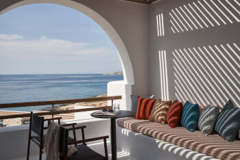 Essence Suite Sea View, at Andronis Minois