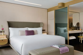 1 Bedroom Suite Harbour View Regent Club Access, at Regent Hong Kong