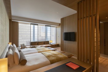 Heritage Room Bath with View Twin / No Club Access, at The Okura Tokyo