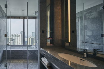 Prestige Room Bath with View Twin, at The Okura Tokyo