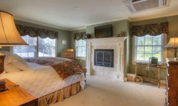 Junior Suite, King, at The Reluctant Panther Inn and Restaurant