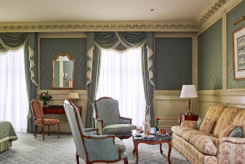 1 King Bed Suite Ring Road View Terrace, at Grand Hotel Wien