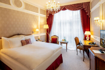 1 Queen Bed Standard, at Grand Hotel Wien