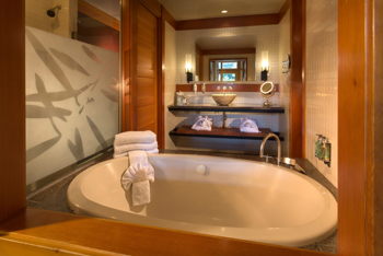 Nicer King Room, at Willows Lodge