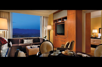 Suites: Superior One Bedroom Suite, at Trump International Hotel Las Vegas