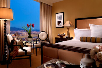 Suites: Deluxe One Bedroom Suite, at Trump International Hotel Las Vegas