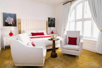 Vendue Premier King, at The Vendue