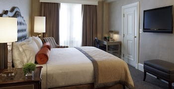 Classic Room, 1 Queen Bed, at The Lenox Hotel