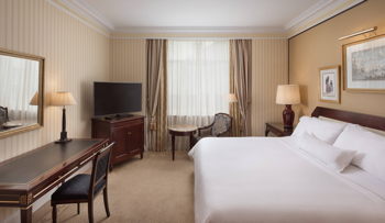 Deluxe, Guest room, 1 King, Courtyard view, at Westin Palace Madrid