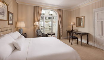 Premium, Guest room, 1 Queen, Street view, at Westin Palace Madrid