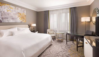Premium, Guest room, 1 King, Street view, at Westin Palace Madrid