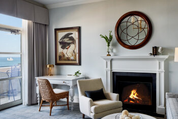 The Landmark Suite, at HarbourView Inn