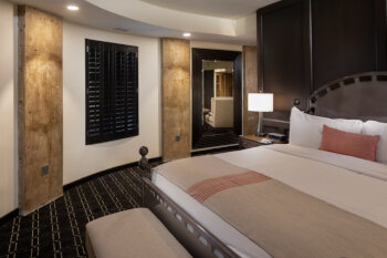 Junior Suite Riverview King, at Hotel Valencia Riverwalk