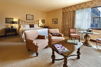 ADA Accessible, Superior King, Pool View, at Hotel Granduca Houston