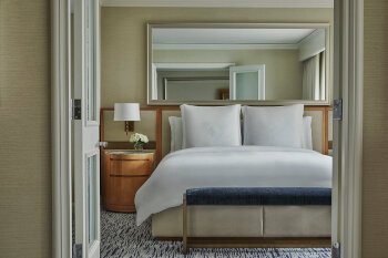 City-View Executive Suite, at Four Seasons Hotel Chicago