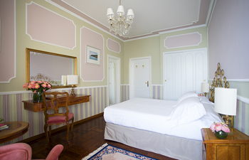 Classic Suite Garden View, at Grand Hotel Miramare