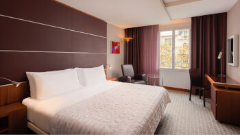 Deluxe, Guest room, 1 King, at Le Meridien Barcelona