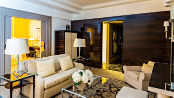 1 King Bed, Sofa Bed, Balcony, Macassar Suite, at Prince de Galles Hotel
