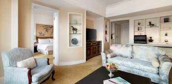 River Wing Horizon Club Suite - 2 Twin Beds, at Pudong Shangri-La Shanghai