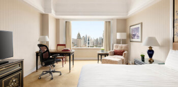 River Wing Deluxe Bund View - 1 King Bed, at Pudong Shangri-La Shanghai