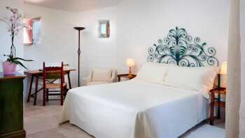 Heritage Classic, Guest room, 1 King, Courtyard view, Balcony, at Hotel Cala Di Volpe