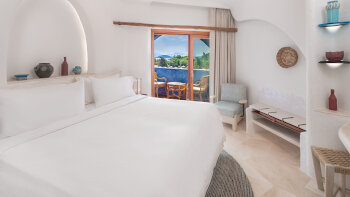 Contemporary Classic, Guest room, 1 King, Courtyard view, Balcony, at Hotel Cala Di Volpe