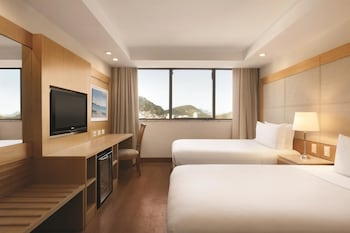 Ocean View 2 Twin Beds, at Hilton Rio de Janeiro Copacabana