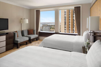 Deluxe Opera House City Room, Single Beds, at Shangri-La Hotel Sydney