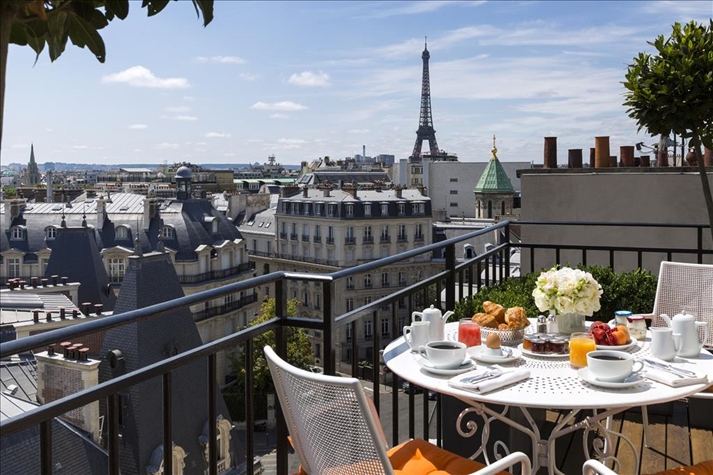 Junior Suite with Terrace, at Hotel San Regis Paris