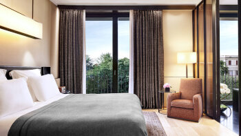 Premium, Guest room, 1 King, at Bulgari Hotel Milano