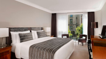 Superior room, Guest room, King, City view, at Hotel President Wilson