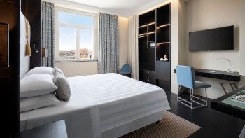Executive Deluxe, Deluxe Guest room, 2 Twins, Piazza Barberini view, City view, at Hotel Sina Bernini Bristol