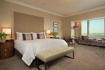Deluxe, One King Bed, at Four Seasons Hotel Riyadh at Kingdom Centre