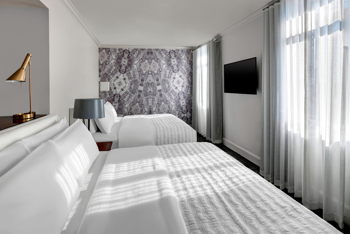 Double King, Guest room, 2 King, at Le Meridien Indianapolis