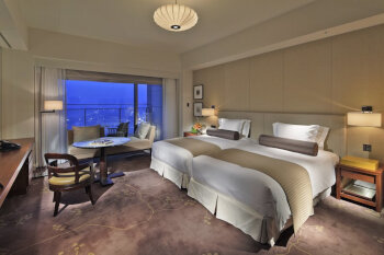 Deluxe Room with Balcony 2 Twin Beds, at Palace Hotel Tokyo